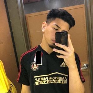 Meet your Posher, Cesar